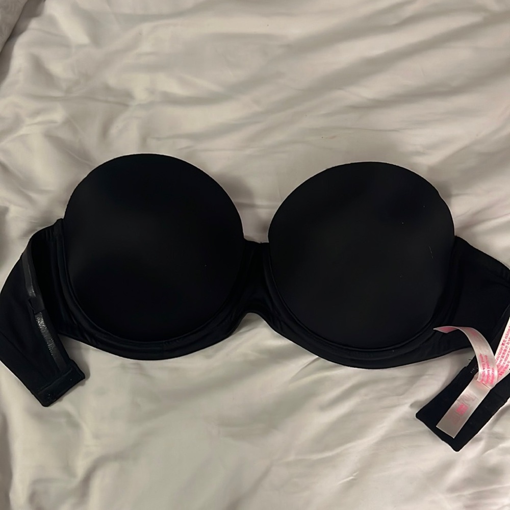 Victoria’s Secret strapless bra